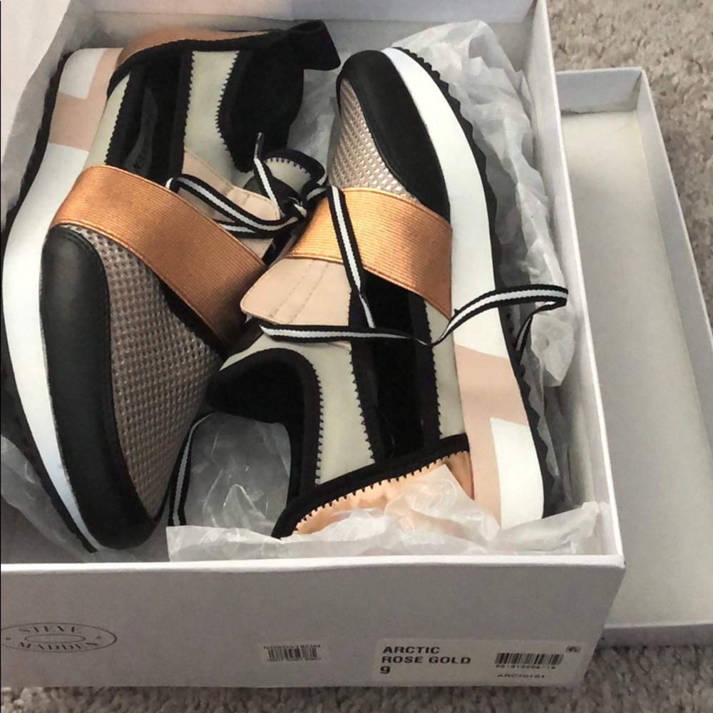 Arctic Rose gold sneaker by Steve Madden
